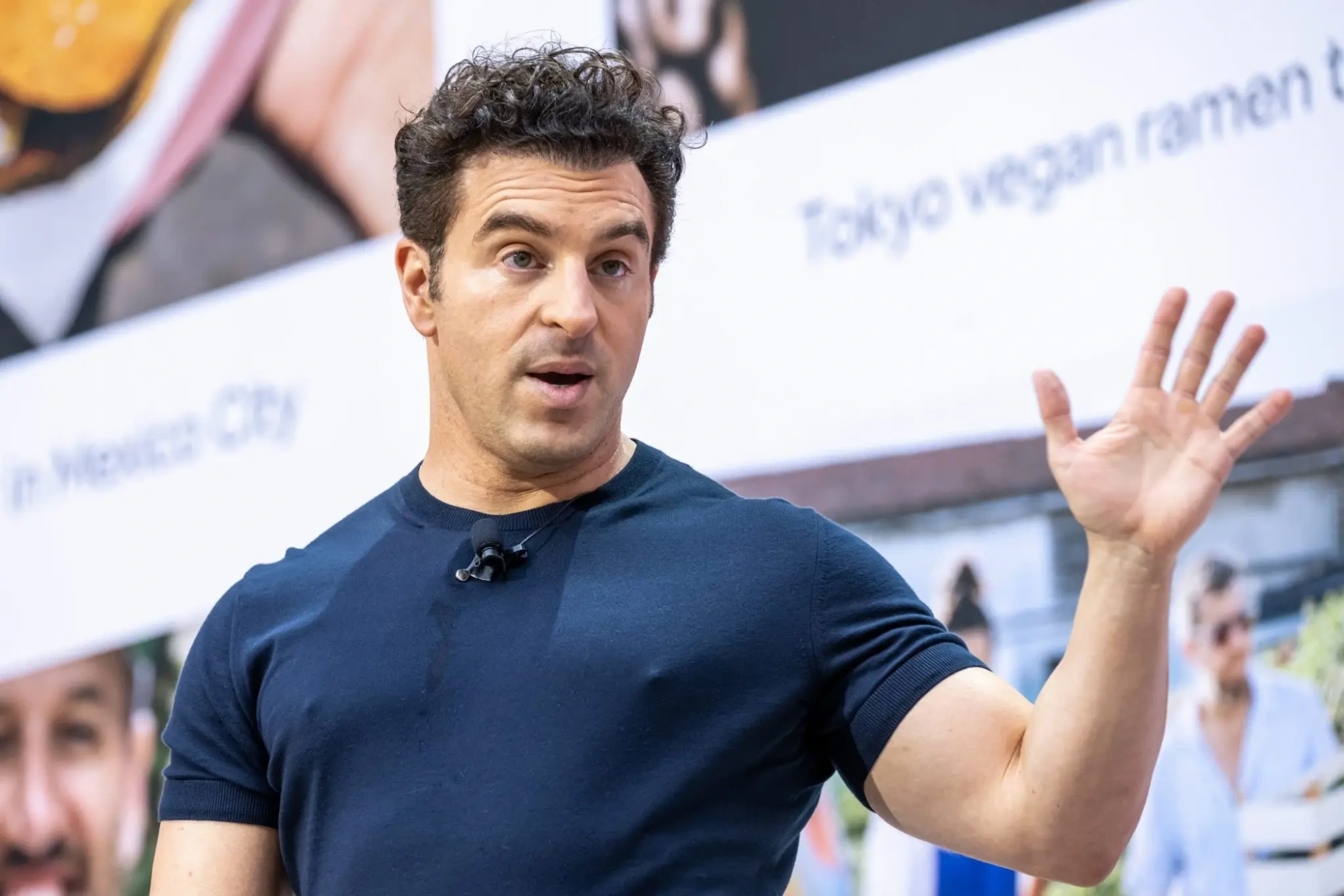 Por que o CEO do Airbnb passa 3 horas por dia recrutando futuros funcionários