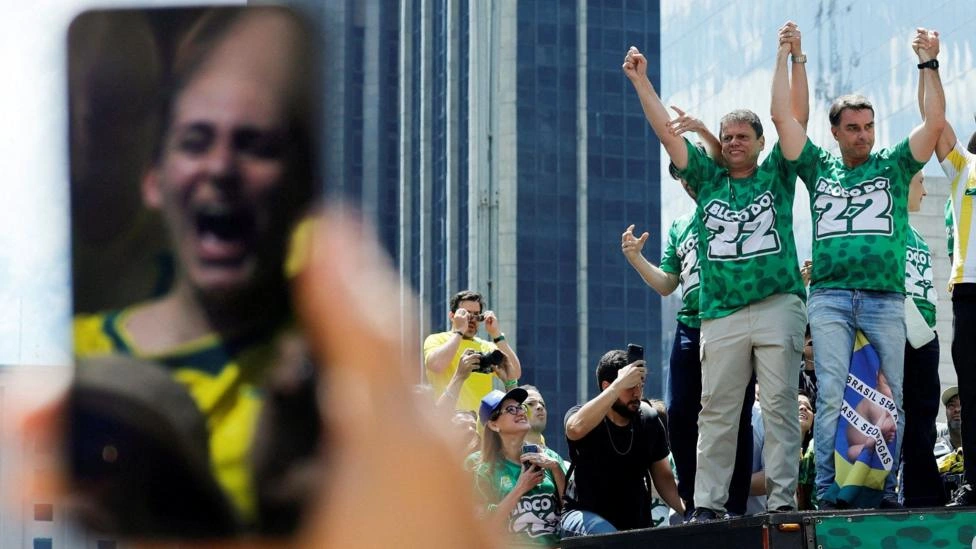Mesmo com 'Exército' de Janones, esquerda não tem força digital do bolsonarismo, diz Marcos Nobre
