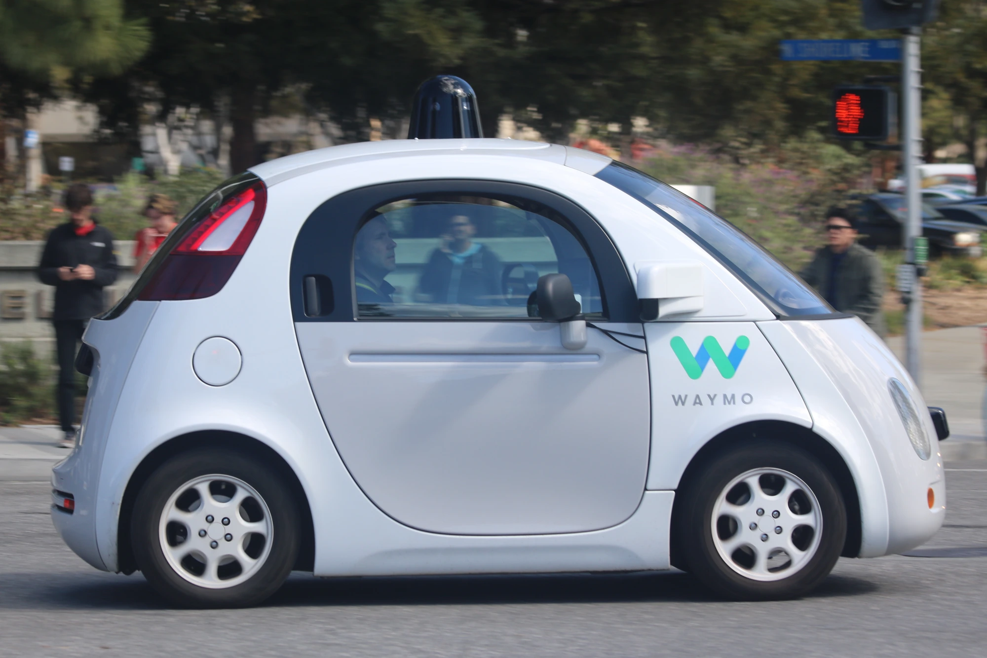 Waymo diz que serviço em São Francisco foi retomado após pausa de uma hora