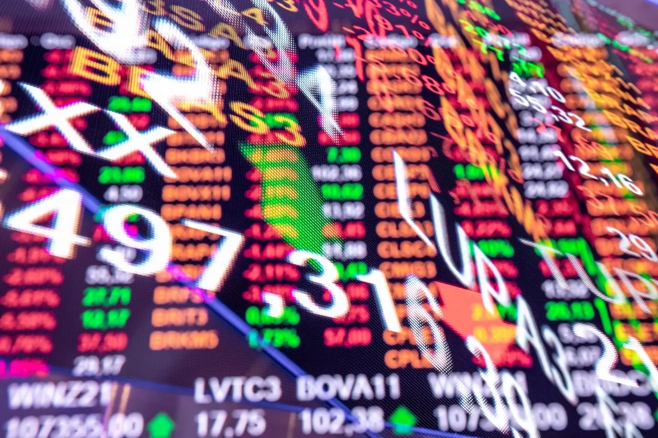 17 ações sobem mais de 10% e 5 caem ao menos 10%: destaques do Ibovespa em setembro