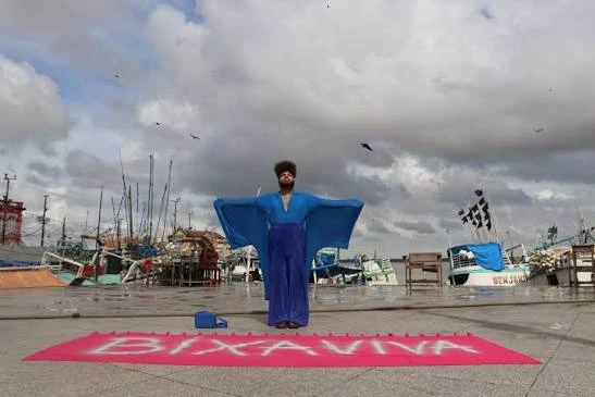 Exposição reelabora terror com obras de artistas LGBT+ em Fortaleza