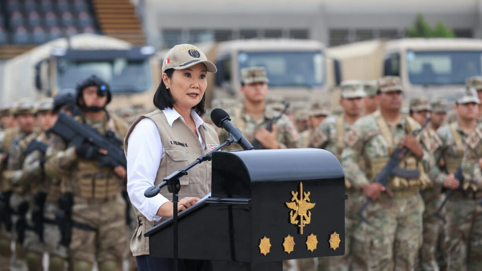 Fujimori anuncia comando militar para combater o crime no Peru e pede cooperação internacional