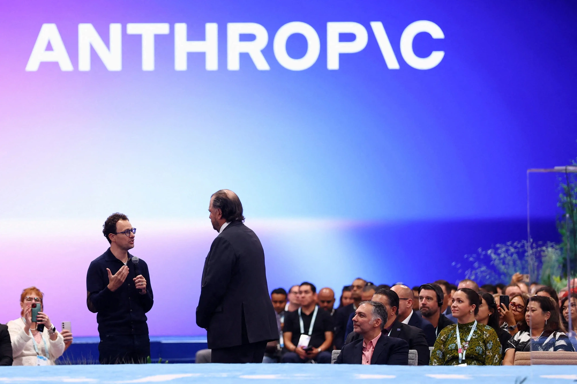 Bancos e Blackstone anunciam financiamento de US$ 63 bi para IA da Anthropic