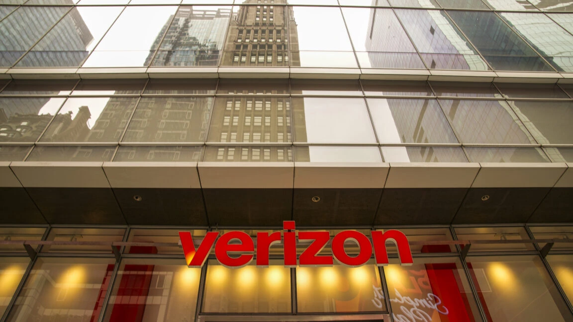Verizon destaca acordo de US$ 1 bilhão em fibra óptica para data centers do Google como o primeiro de muitos