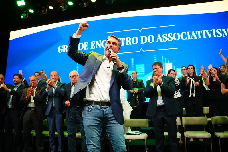 PSDB do Piauí declara apoio a Flávio Bolsonaro e defende união da oposição
