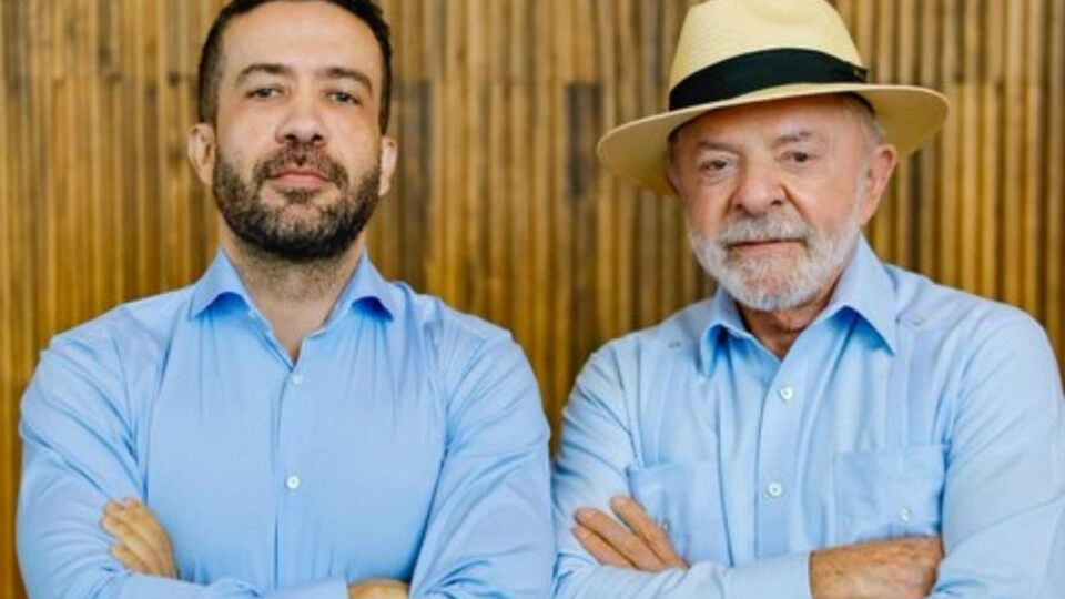 Como opera o canal de Janones contra Flávio alvo de disputa na Justiça Eleitoral