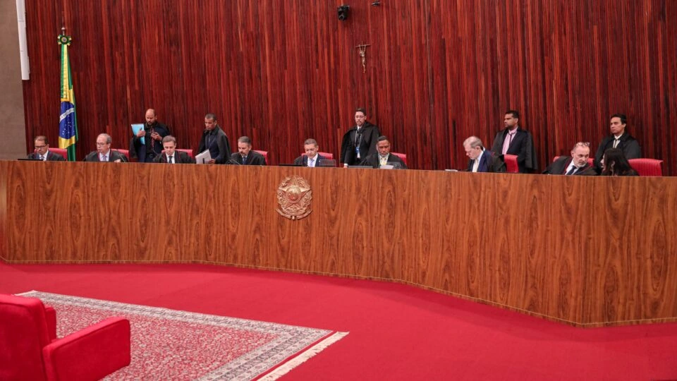 TSE decide remover postagens sobre Nossa Senhora. Novas suspeitas sobre Lulinha