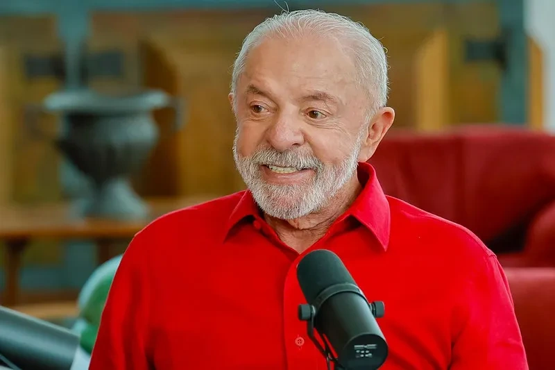 Coligação de Lula aciona TSE contra uso de perfis para impulsionar campanha de Flávio