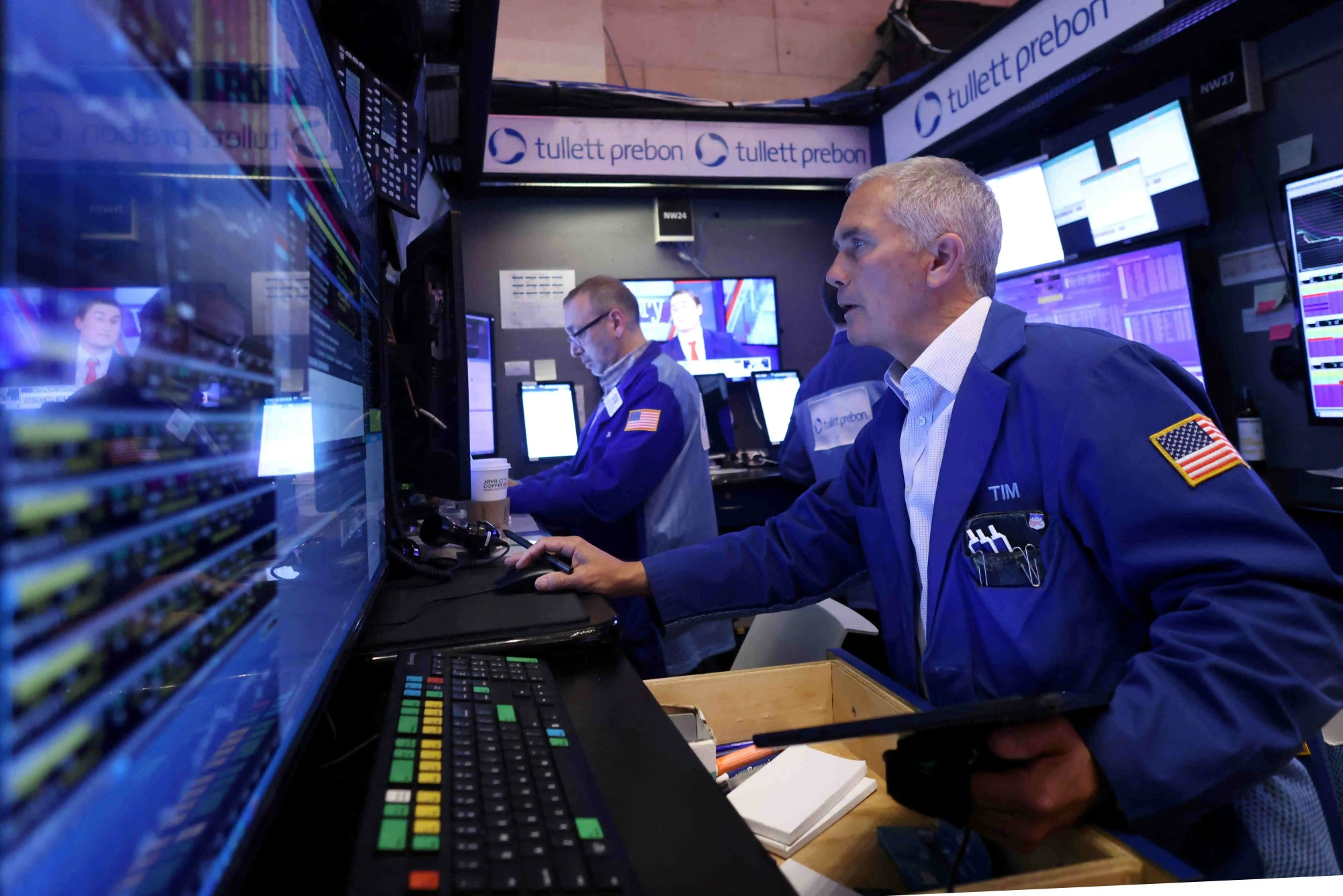 Futuros de Nova York oscilam perto da estabilidade com Fed e Treasuries no foco