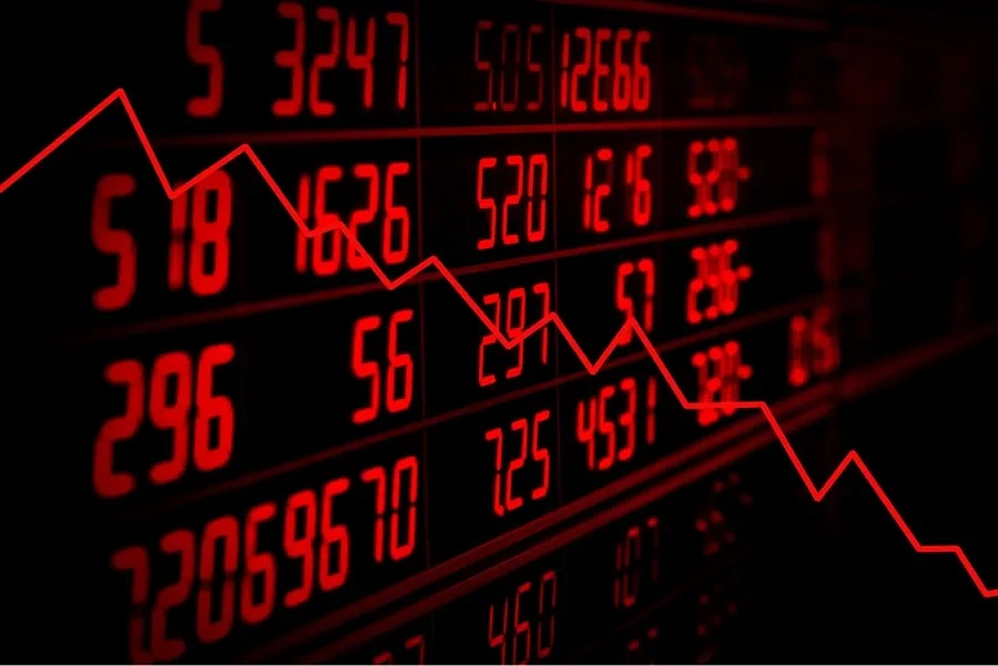 Ibovespa cai 0,51% com Petrobras e após Fed elevar juro e sinalizar mais aperto